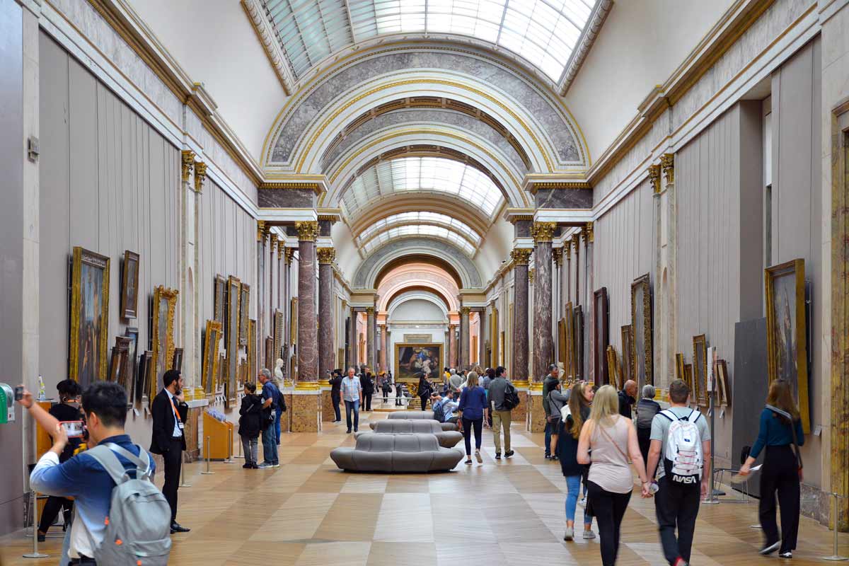 grand gallery louvre paris