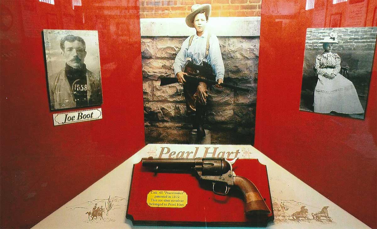 pearl hart display