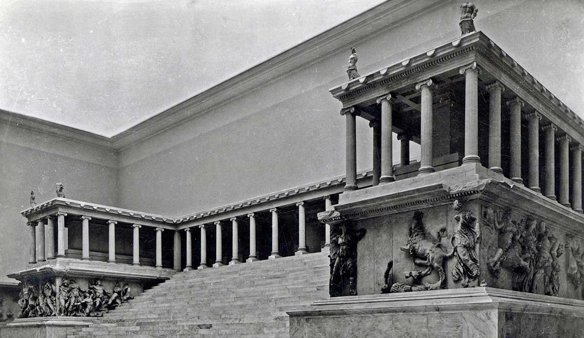pergamon altar eumenes berlin