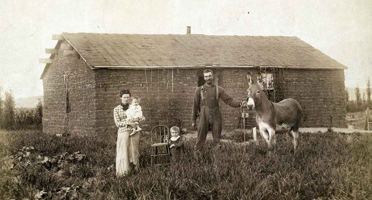 pioneer family sod house 1886