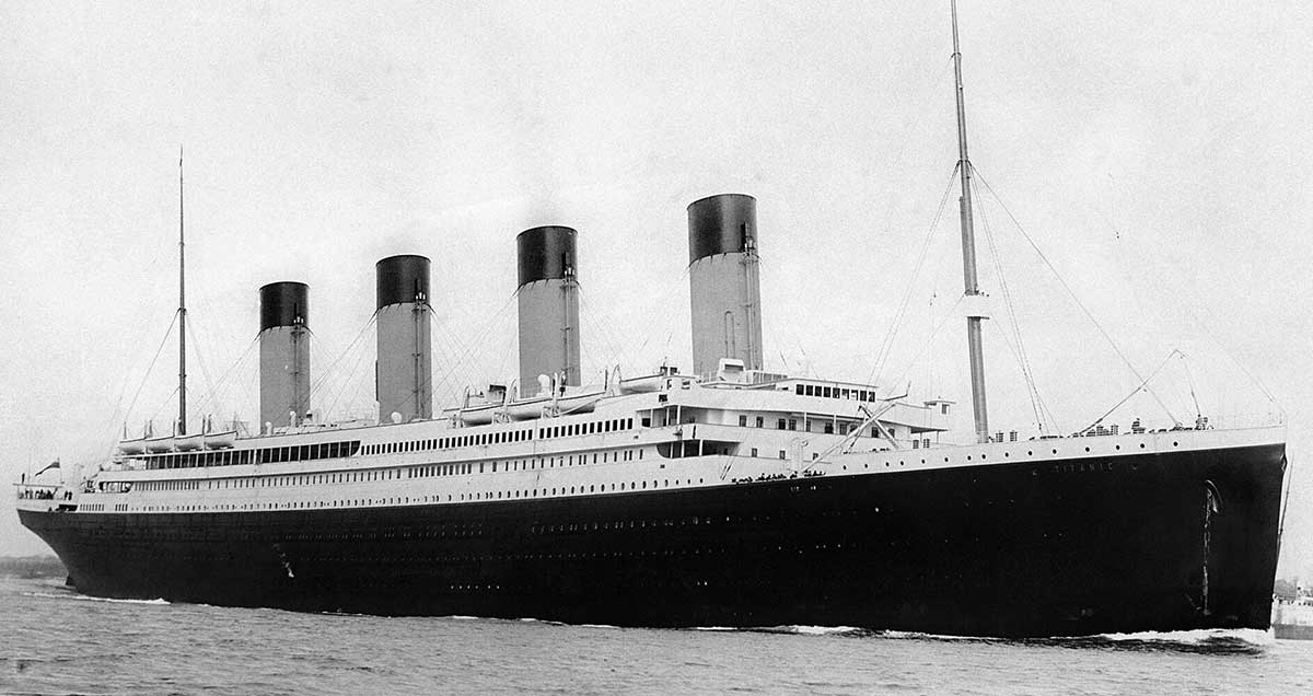 rms titanic departing