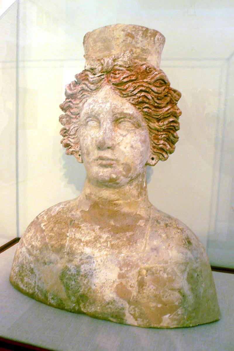 tanit statue