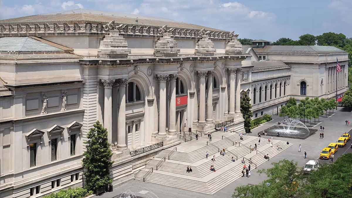 the met exterior