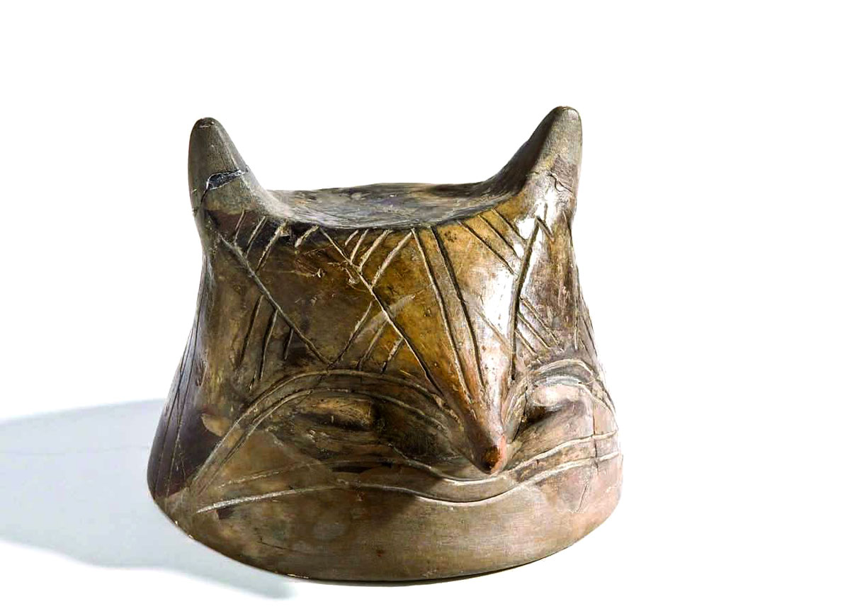 vinca figurine storage ears
