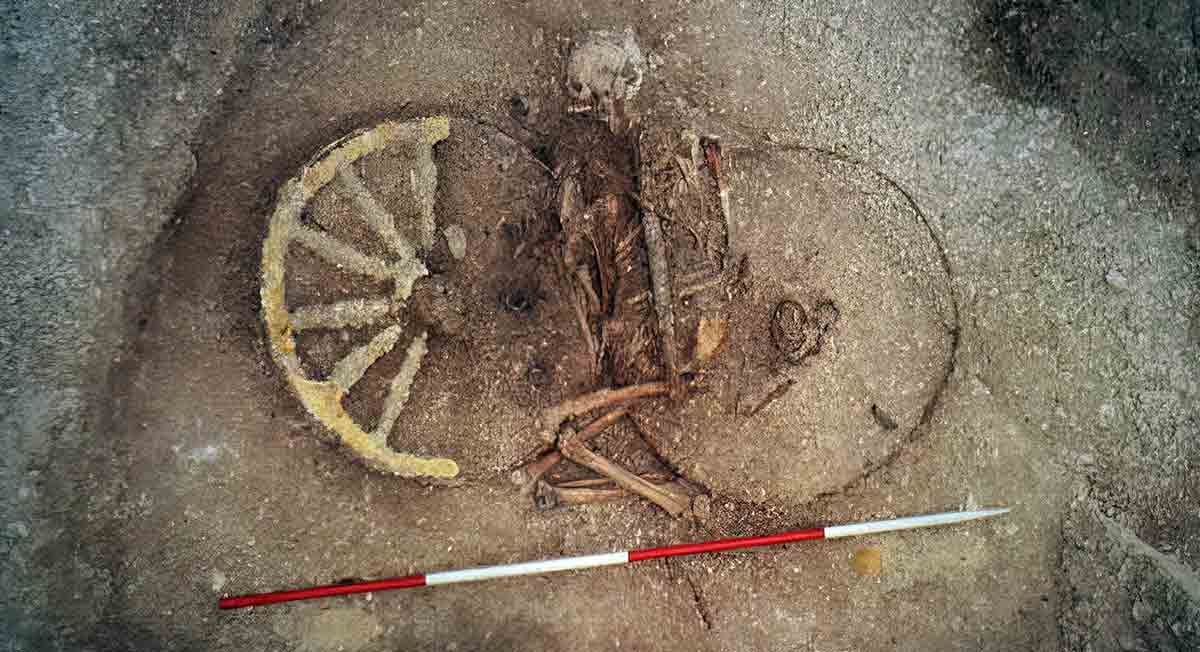 wetwang woman burial