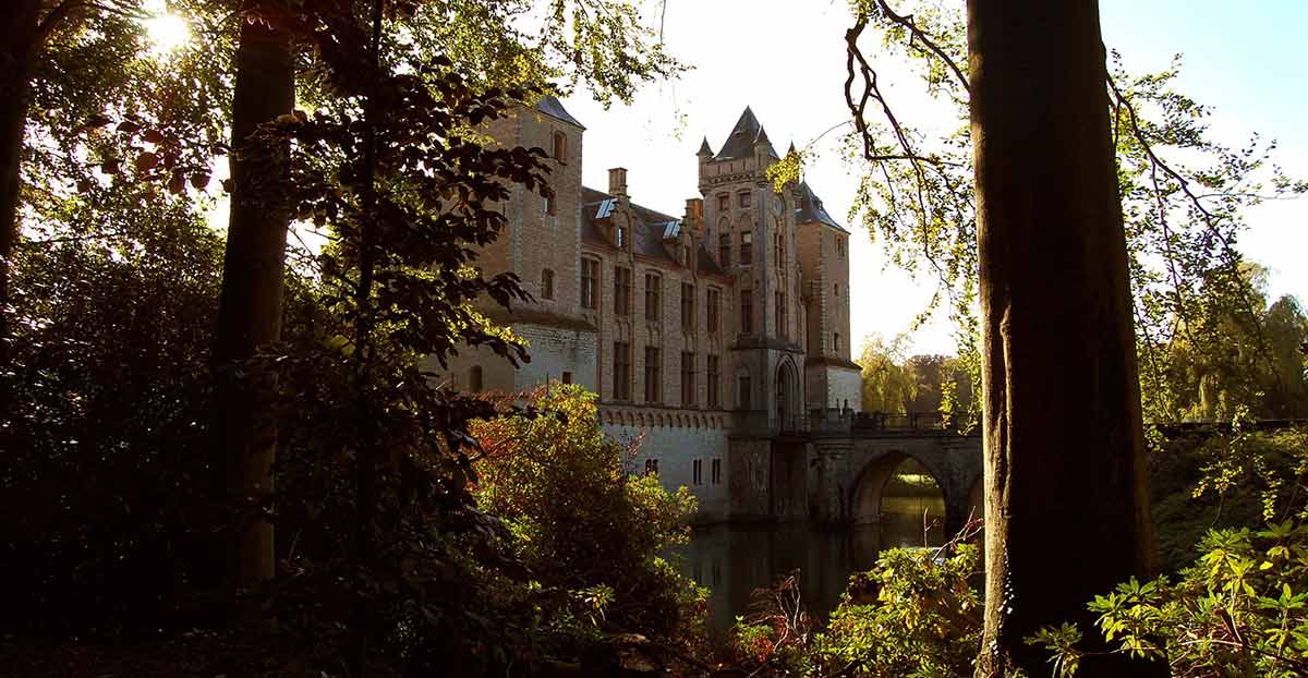 loppem castle olivia mobbs