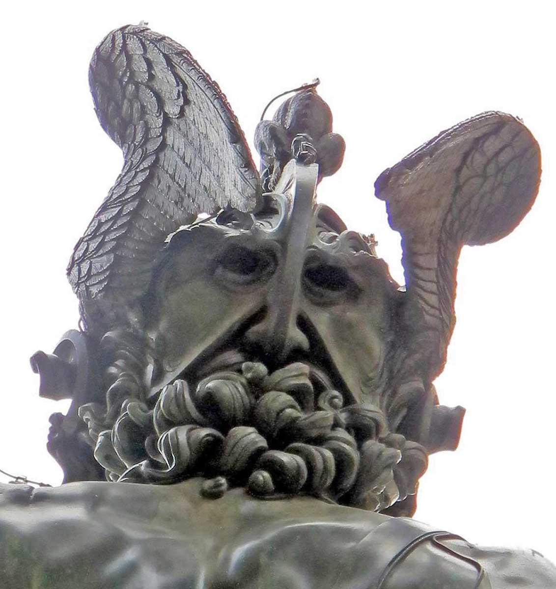 perseus cellini selfportrait helmet back