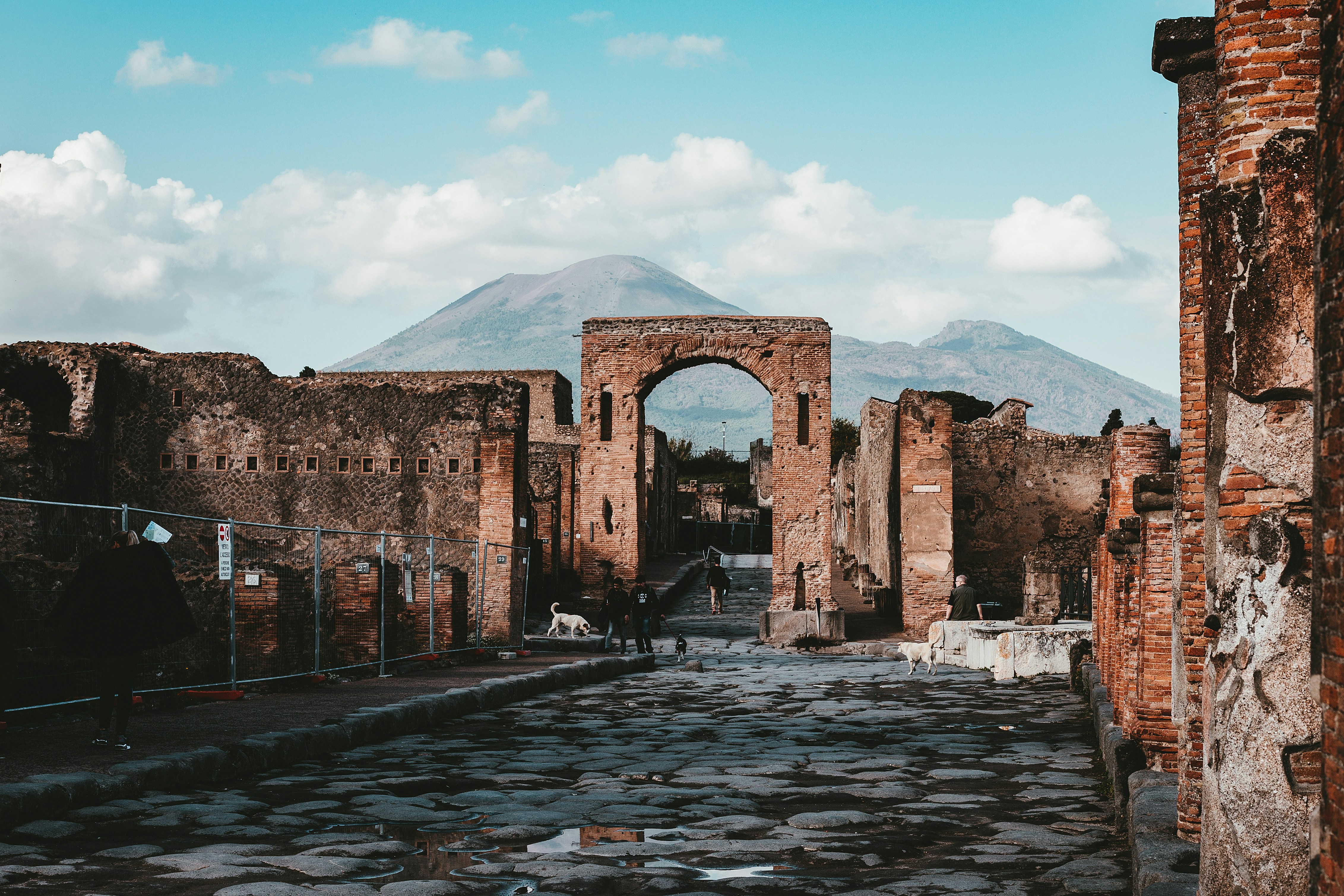 Pompeii street