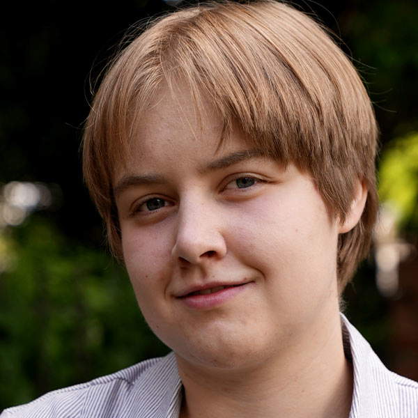 photo of Sara Thompson