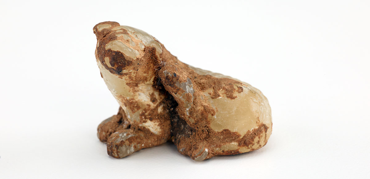dog sculpture no date